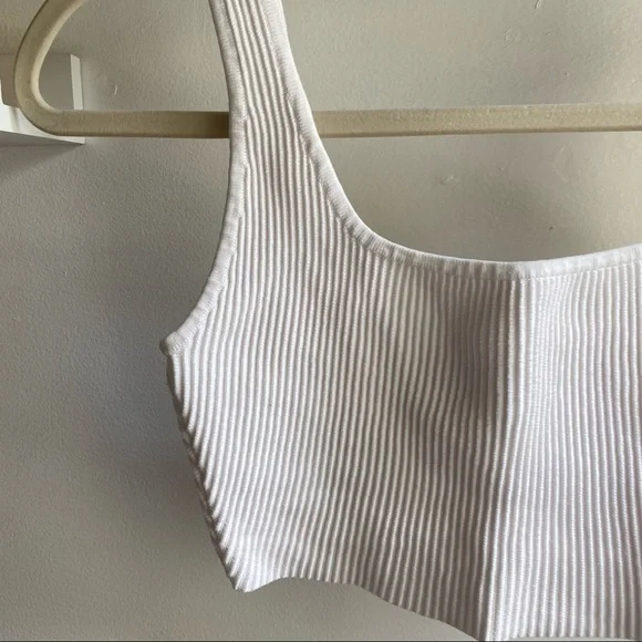 Aritzia babaton sculpt knit tank white xs - Picture 3 of 7